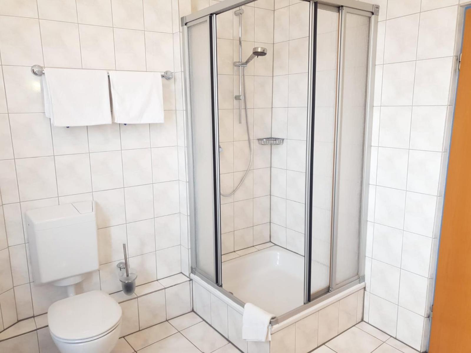 Hotel Dh -Deutsches Haus- Emden Ngoại thất bức ảnh