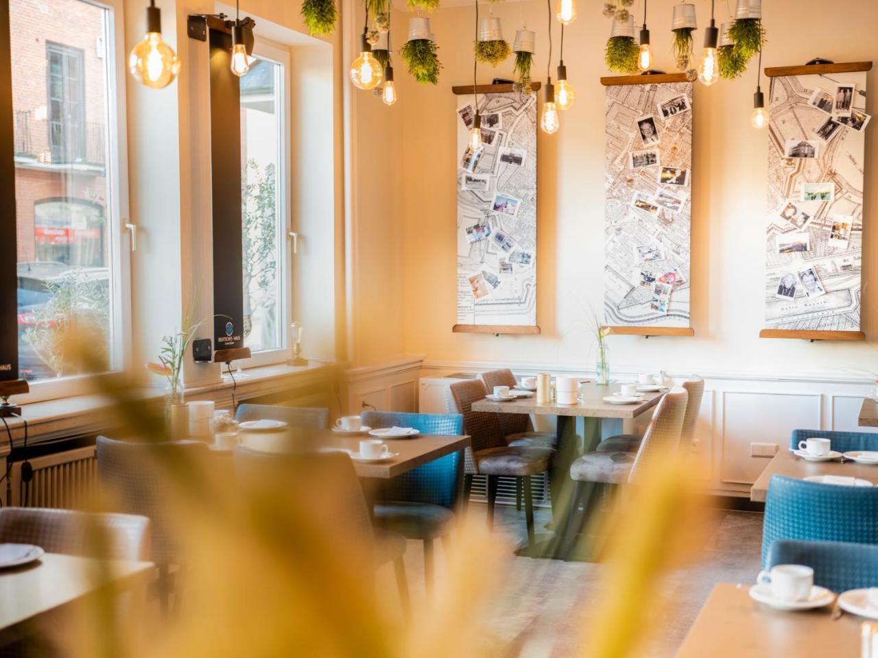 Hotel Dh -Deutsches Haus- Emden Ngoại thất bức ảnh