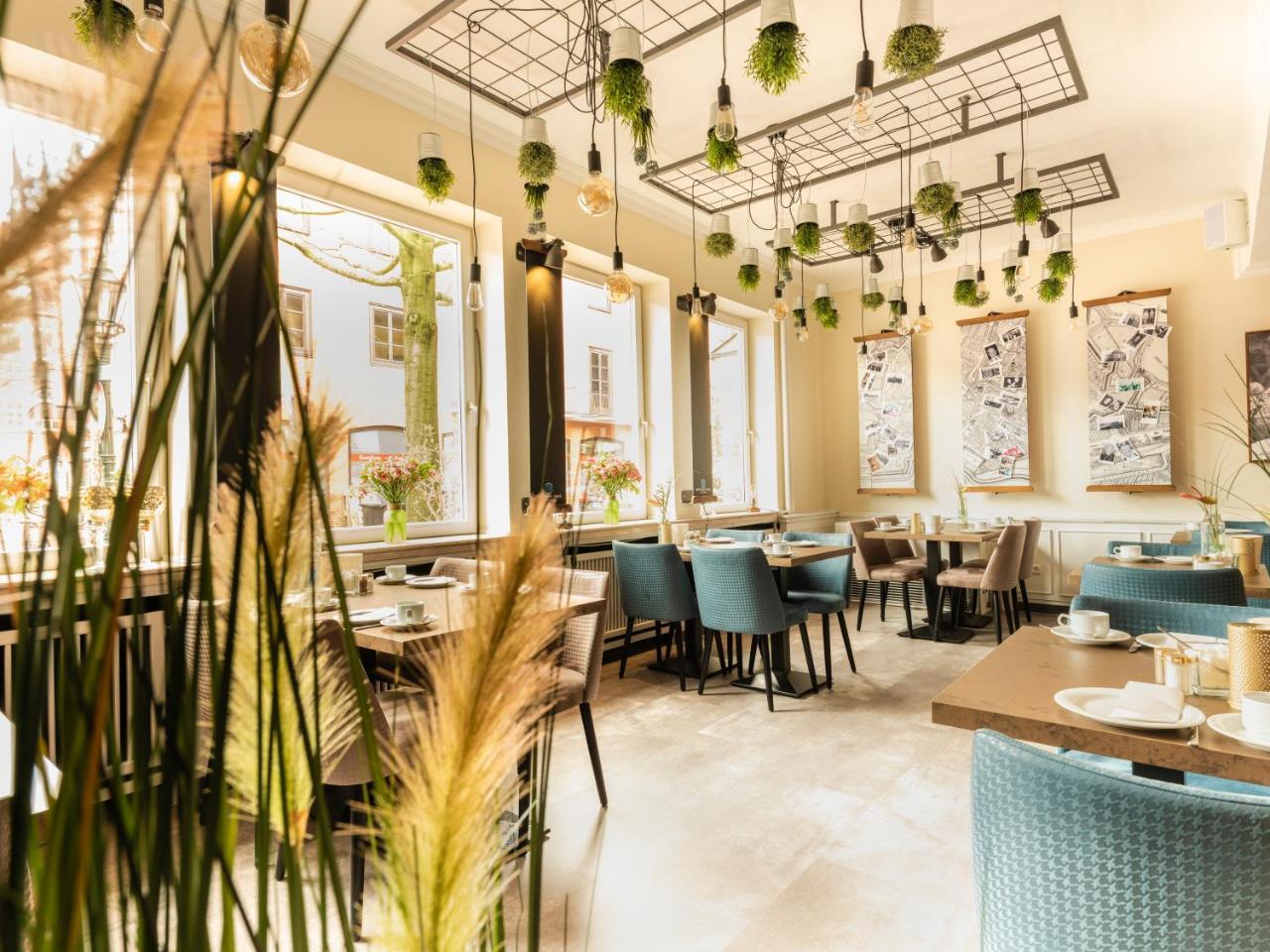 Hotel Dh -Deutsches Haus- Emden Ngoại thất bức ảnh