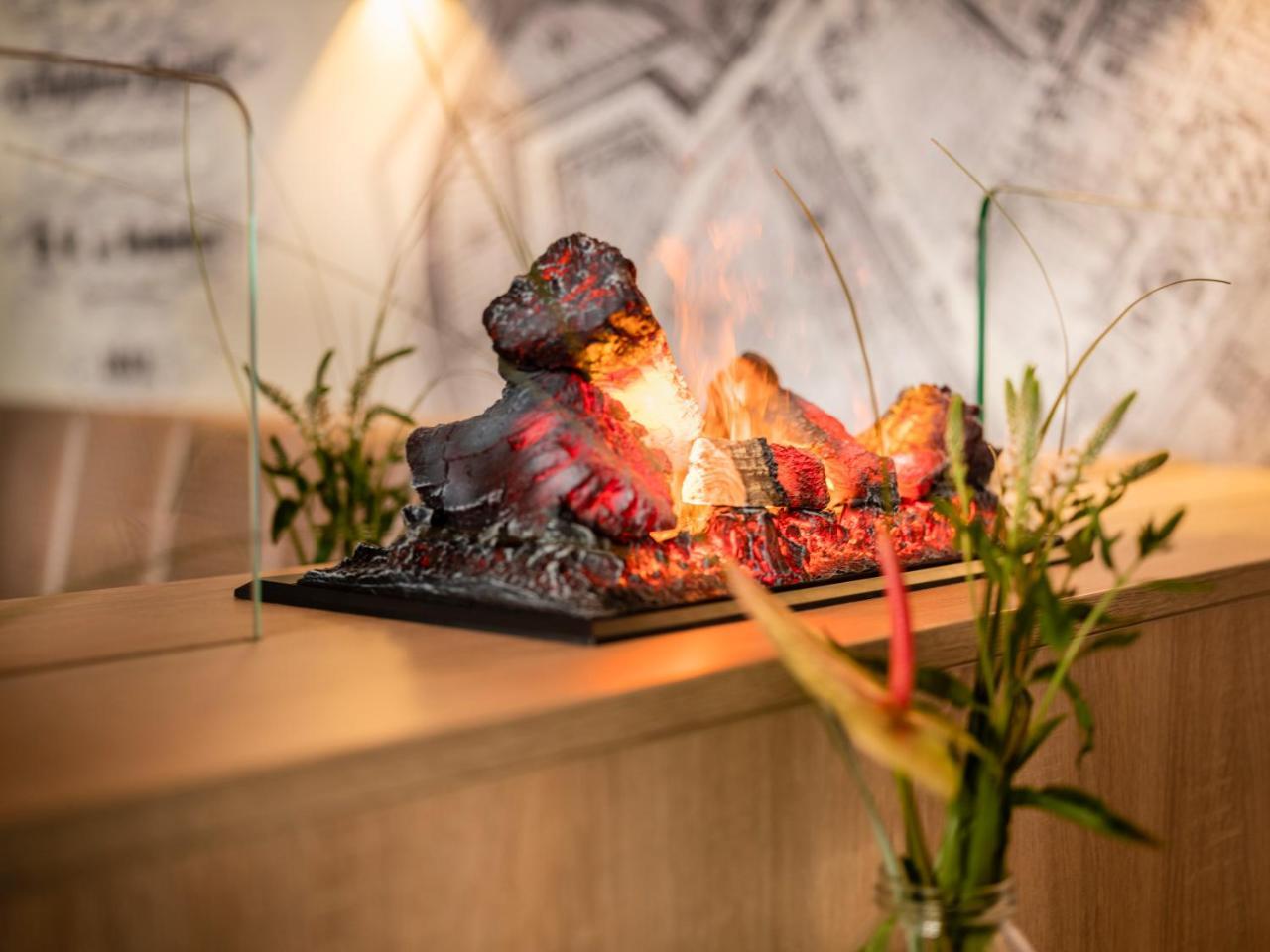Hotel Dh -Deutsches Haus- Emden Ngoại thất bức ảnh