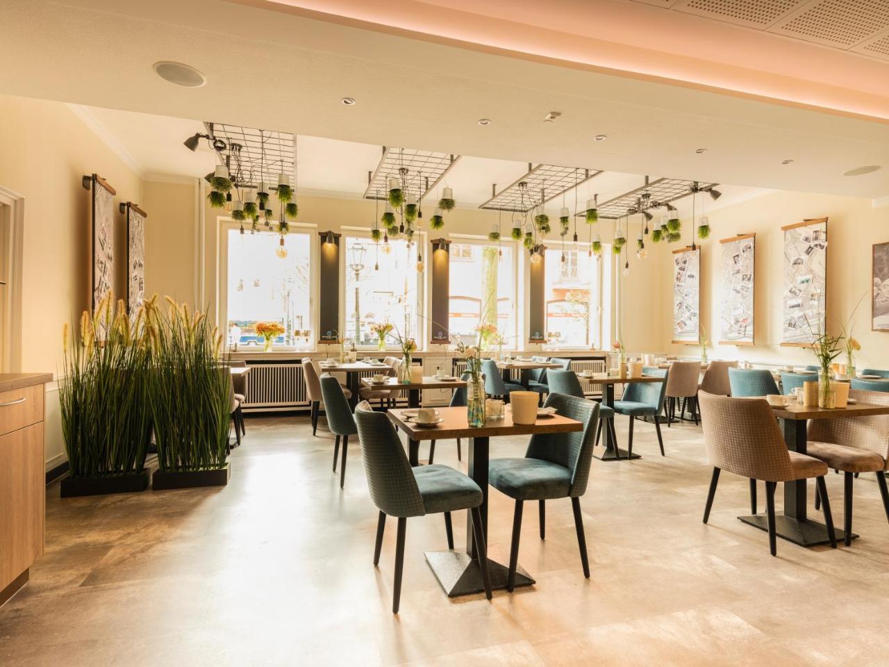 Hotel Dh -Deutsches Haus- Emden Ngoại thất bức ảnh